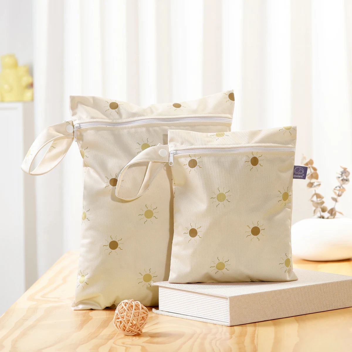 Sac à langer pour bébé pour cosmétiques, lingettes et accessoires 2 en 1, comme kit de soins pour bébé