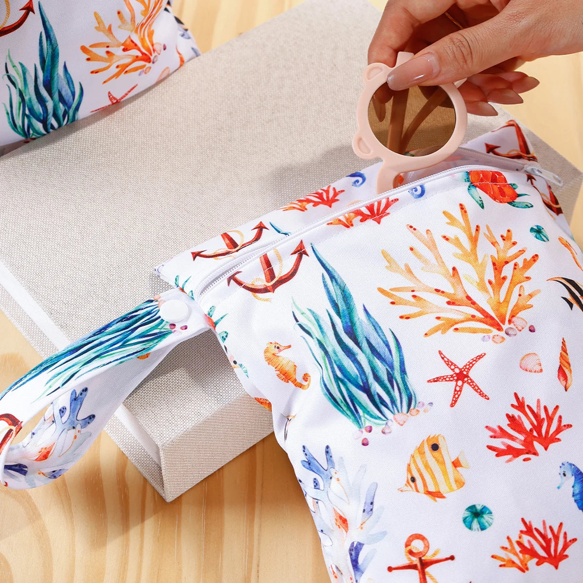 Sac à langer pour bébé pour cosmétiques, lingettes et accessoires 2 en 1, comme kit de soins pour bébé